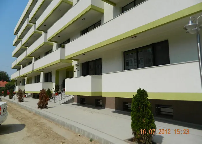 Apartmanhotel Studio Bonjour 4*